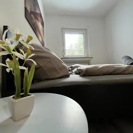 Schoenes Einfaches Zimmer In 109 *