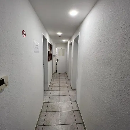 Schoenes Einfaches Zimmer In 109 *