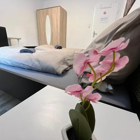 Homestay Schoenes Einfaches Zimmer In 109 Oldenburg